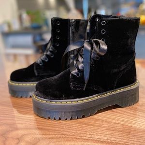 Dr Martens - Size 7 Women’s - Black Velvet Jadon